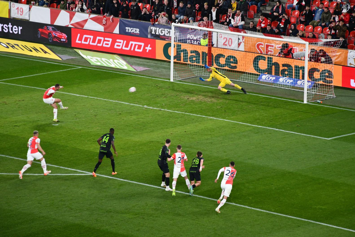 Tomáš Chorý ve své kariéře proměnil jedenáct jedenáctek! Naposled při Slavia - Jablonec 3:0 Tomáš Chorý ve své kariéře proměnil jedenáct jedenáctek! Naposled při Slavia - Jablonec 3:0