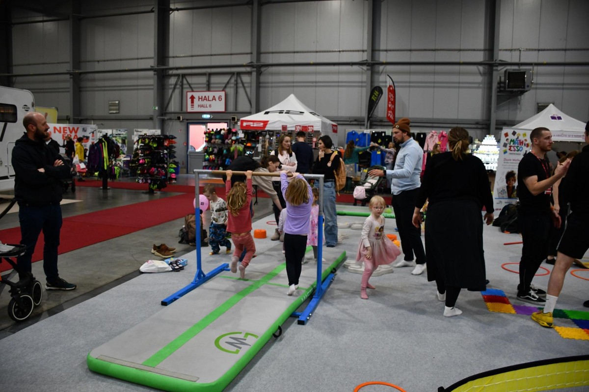 Na veletrhu FOR KIDS 2025 v Praze se cvičilo, válelo, jezdilo a obdivovalo leccos i cokoliv