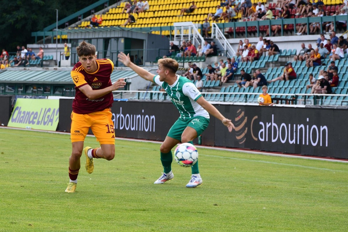 Kam 21. září 2025 za sportem? Hurá na fotbal, lední hokej, házenou, Zlatou přilbu