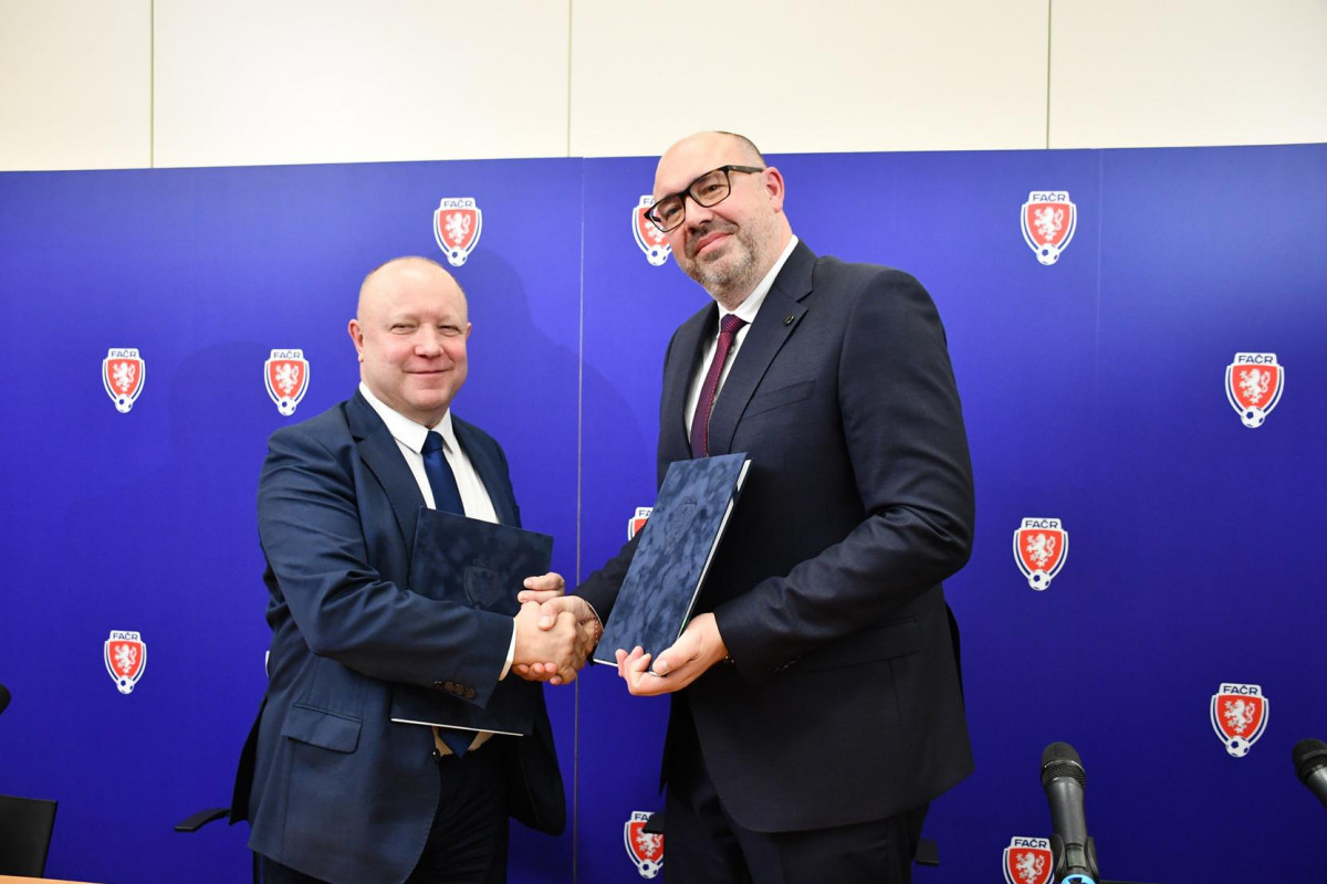 Fotbalová asociace ČR a Sparta podepsaly smlouvu k výstavbě nového stadionu na Strahově