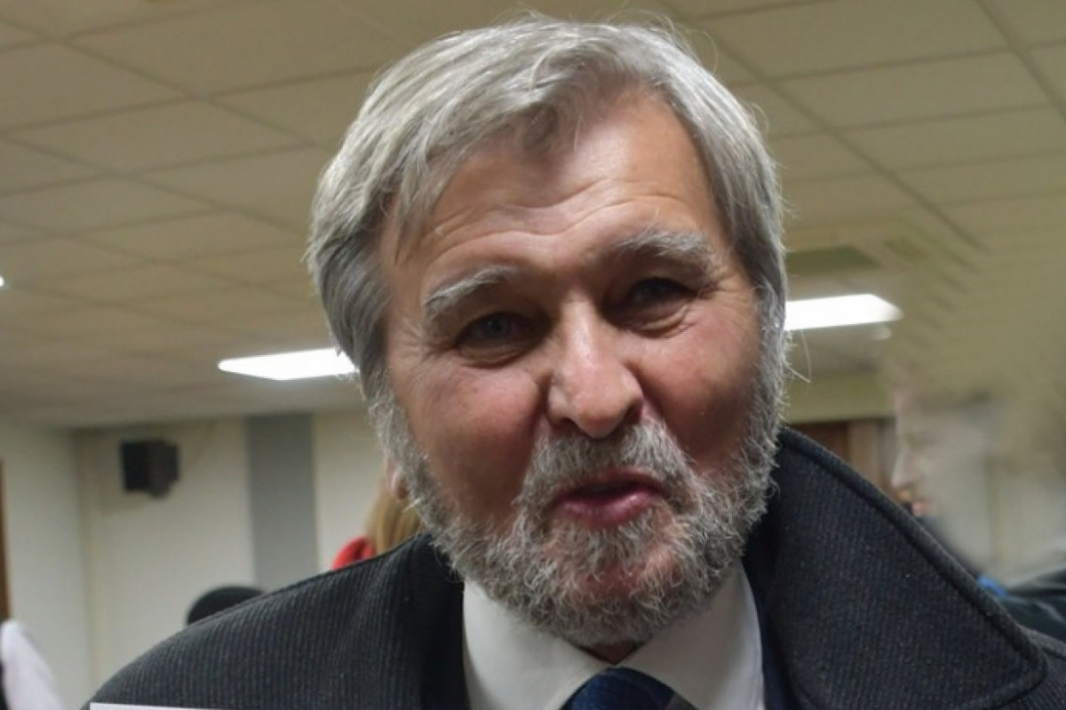 Petr Sak:  Válka – příležitost pro parazity
